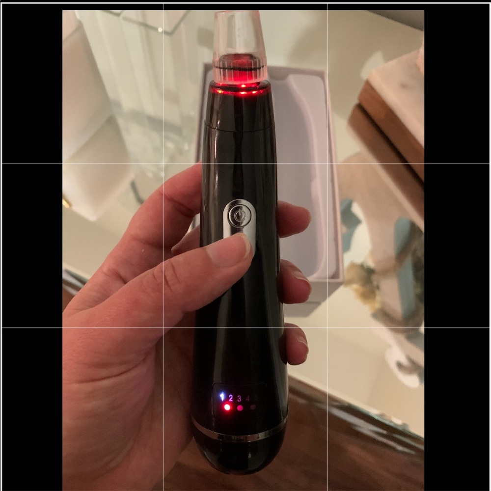 Glow Facial Pore Suctioning Cleanser